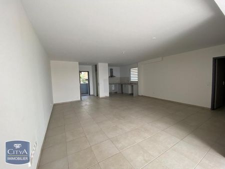 Location Appartement 3 pièces 85m² ST DENIS 97400 - Photo 3