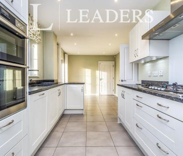 4 bedroom detached house to rent - Photo 5