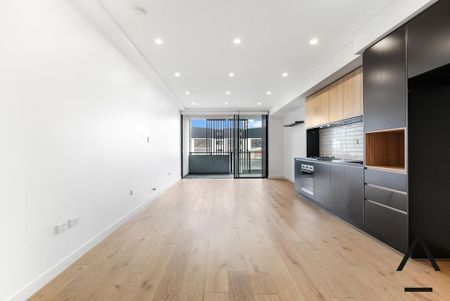 Modern and Convenient Urban Sanctuary in the Heart of Marrickville - Photo 2