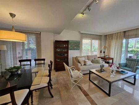 6 room luxury Villa for rent in Marbella, Spain - Photo 3