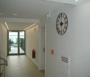 Voll-Klimatisierte Neubau-Wohnung mit Gratis Kühlung, Heizung, und PV-Strom - Foto 3