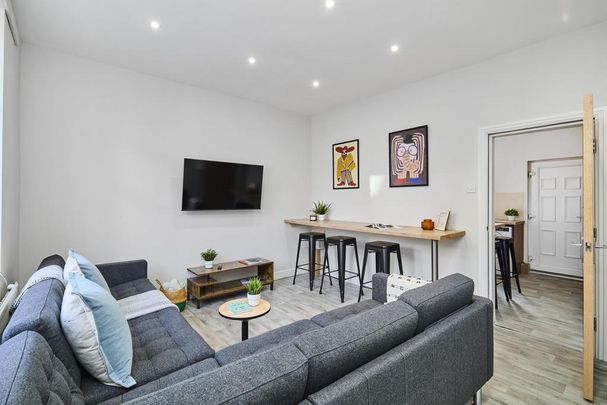 1 bedroom in a house share to rent - Photo 1