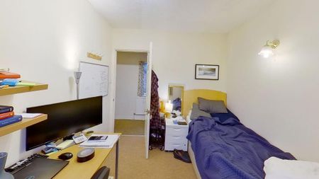 5 bedroom semi-detached house to rent - Photo 2