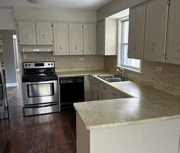 For Lease - 141 North Bonnington Avenue Unit# Main, Toronto, Ontario - Photo 2