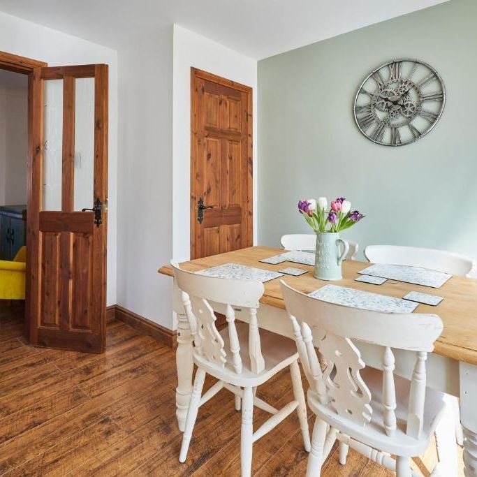 3 bedroom semi-detached house to rent - Photo 1