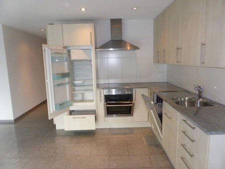 schöne 5.5 Zimmerwohnung an ruhiger Lage - Foto 2