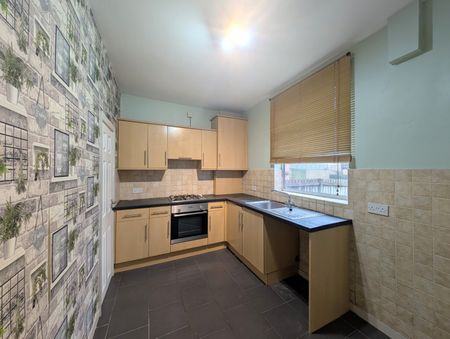 2 bedroom terraced house to rent - Photo 4