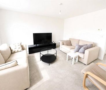 3 bedroom semi-detached house to rent - Photo 2