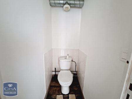 Location Appartement 3 pièces 69m² ST JUST MALMONT 43240 - Photo 5