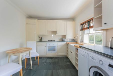 Datchet Lodge, Datchet - Photo 2