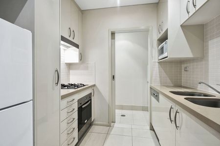 114/2C Munderah Street, Wahroonga - Photo 4