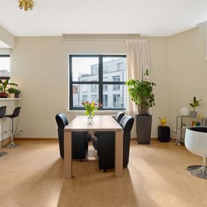 Appartement te huur in Antwerpen voor € 900 met 2 slaapkamers - Photo 3