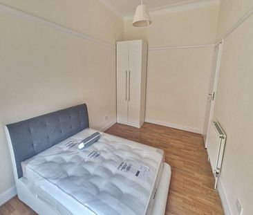 Novar Drive , 2/L Glasgow, G12 9UB - Photo 1