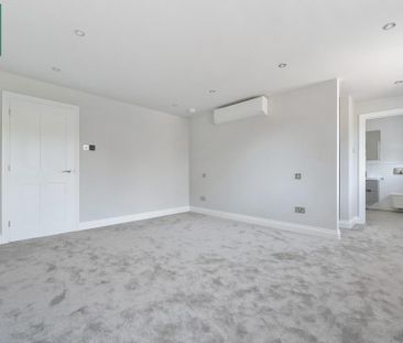 4 bedroom detached house to rent - Photo 6