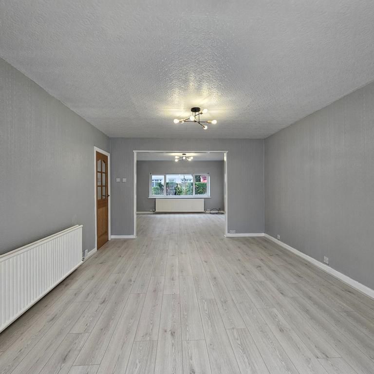 4 bedroom detached house to rent - Photo 1