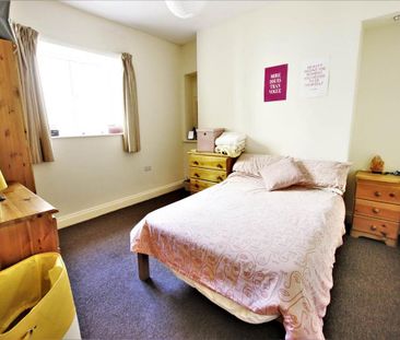 6 bedroom house to rent - Photo 3