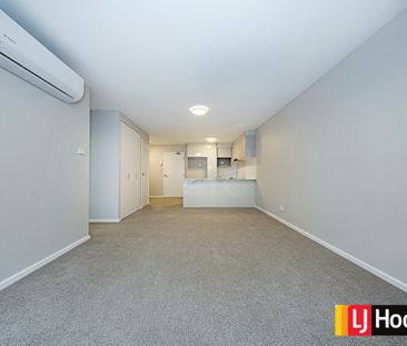 Stylish Greenway Apartment with Balcony and Study Nook - Photo 5