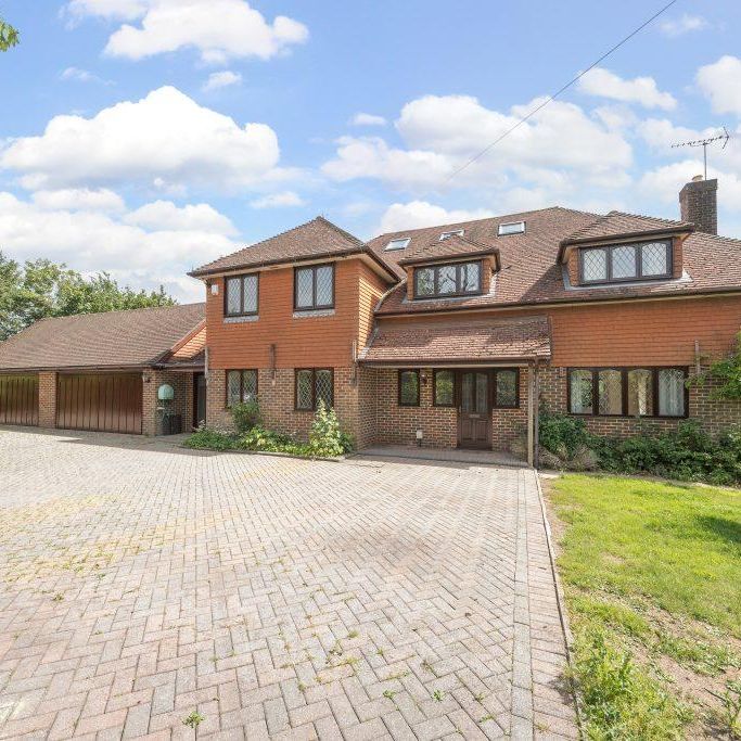 6 bedroom detached house to rent - Photo 1