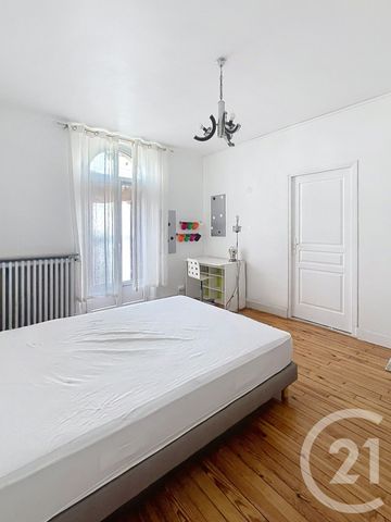 Location Maison 6 pièces 165m² CLERMONT FERRAND 63000 - Photo 2