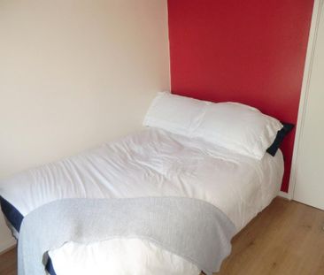 3 bedroom flat share to rent - Photo 4