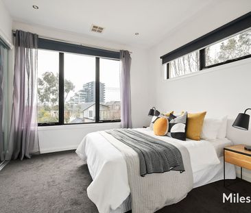 52 Myrtle Street, Ivanhoe - Photo 2