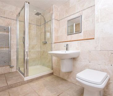 4 bedroom detached house to rent - Photo 3