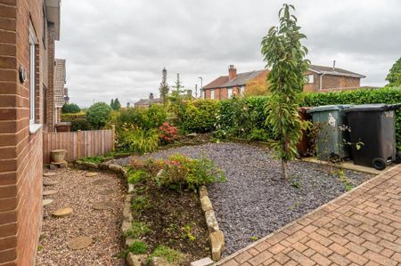 3 bedroom semi-detached house to rent - Photo 4