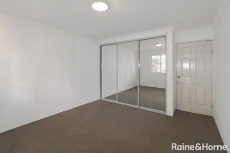 2 Bedroom Unit in a Quiet Street! - Photo 5