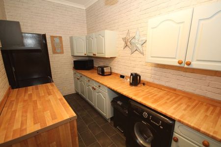 Whiteleys Place, Rochdale - Photo 5