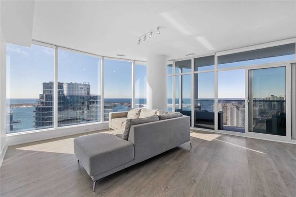 For Lease - 10 York Street Unit# 3710, Toronto, Ontario - Photo 1