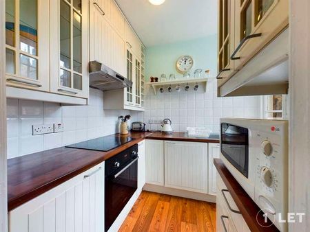 Lawnmarket, Old Town, Edinburgh, EH1 - Photo 5