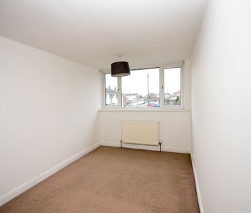 3 bed house to rent in Deneside, Jarrow, NE32 - Photo 2