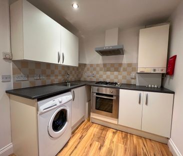Third Floor Middle (5), Room 5, 6D Marylands Road , London W9 2DZ - Photo 2