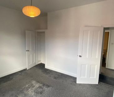 2 bedroom semi-detached house to rent - Photo 5