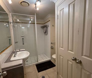 Great Location, Great Fully Furnished Apartment - Photo 6