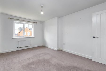 4 bedroom detached house to rent - Photo 4