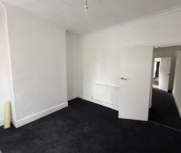 2 Bed Terraced House, Brays Lane, CV2 - Photo 2