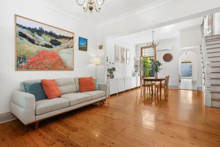 Beautifully presented home in one of Surry Hills pockets - Photo 3