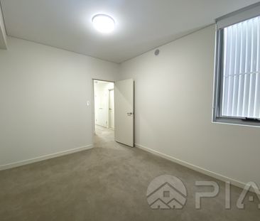 Near New Luxury Apartment in Holroyd Garden - Photo 4