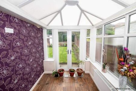 3 bedroom property to rent in Manchester - Photo 4