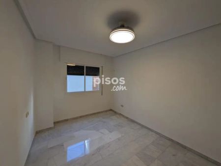 Piso en alquiler en Calle de Isaac Peral - Photo 2