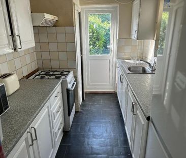 1 bedroom in a house share to rent - Photo 3