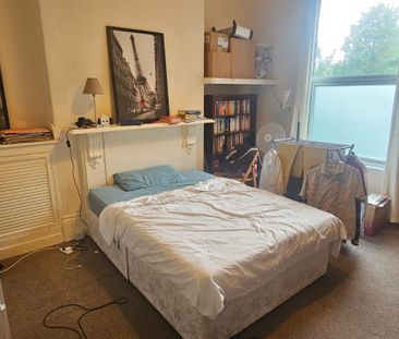 8 Bed - 35 St Michaels Road, Headingley, Leeds - LS6 3BG - Student - Photo 5