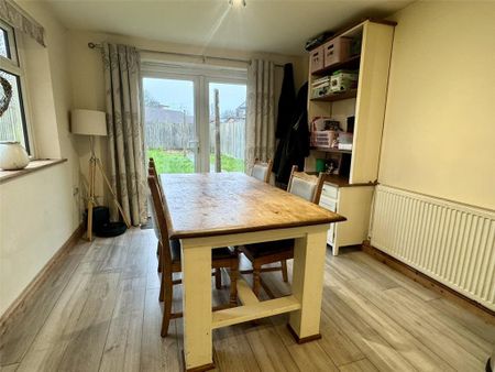 4 bedroom terraced house to rent - Photo 4