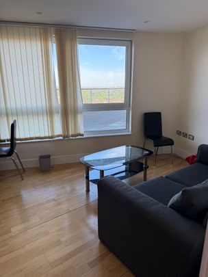 Room in a Shared Flat, High Road, IG1 - Photo 1