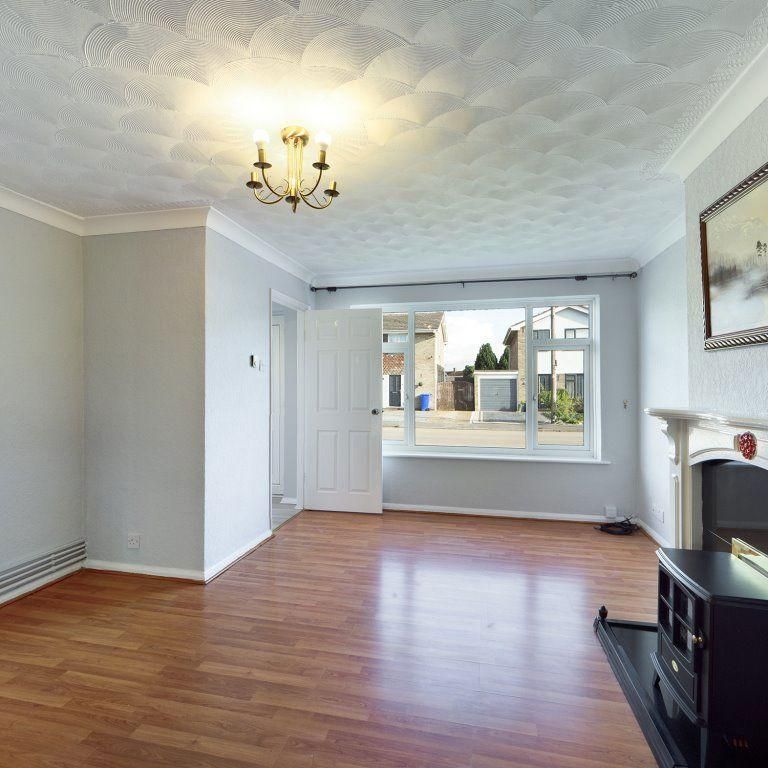 3 bedroom semi-detached house to rent - Photo 1