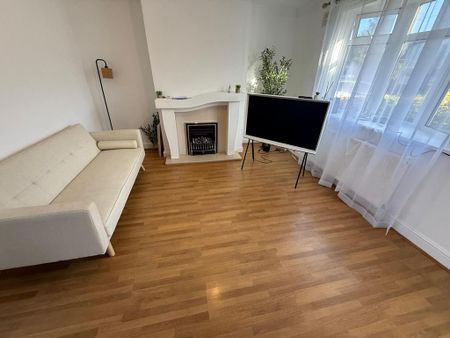 2 bedroom townhouse to rent - Photo 3