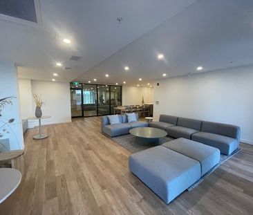 The Grove Luxurious 3 Bedroom Plus Den - Photo 3