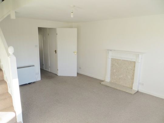 3 bed House - To Let - Photo 1
