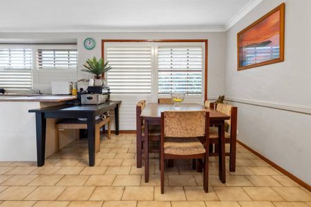 FAMILY HOME - Photo 2